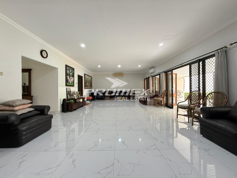 di-bawah-pasaran-rumah-2-lantai-pool-hanya-900-meter-ke-mrt-blok-m-lokasi-kebayoran-baru-jaksel