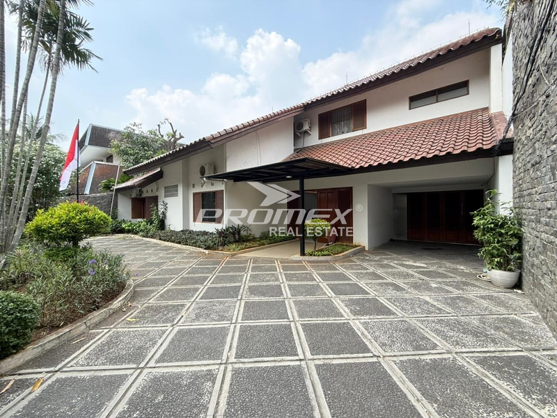 di-bawah-pasaran-rumah-2-lantai-pool-hanya-900-meter-ke-mrt-blok-m-lokasi-kebayoran-baru-jaksel