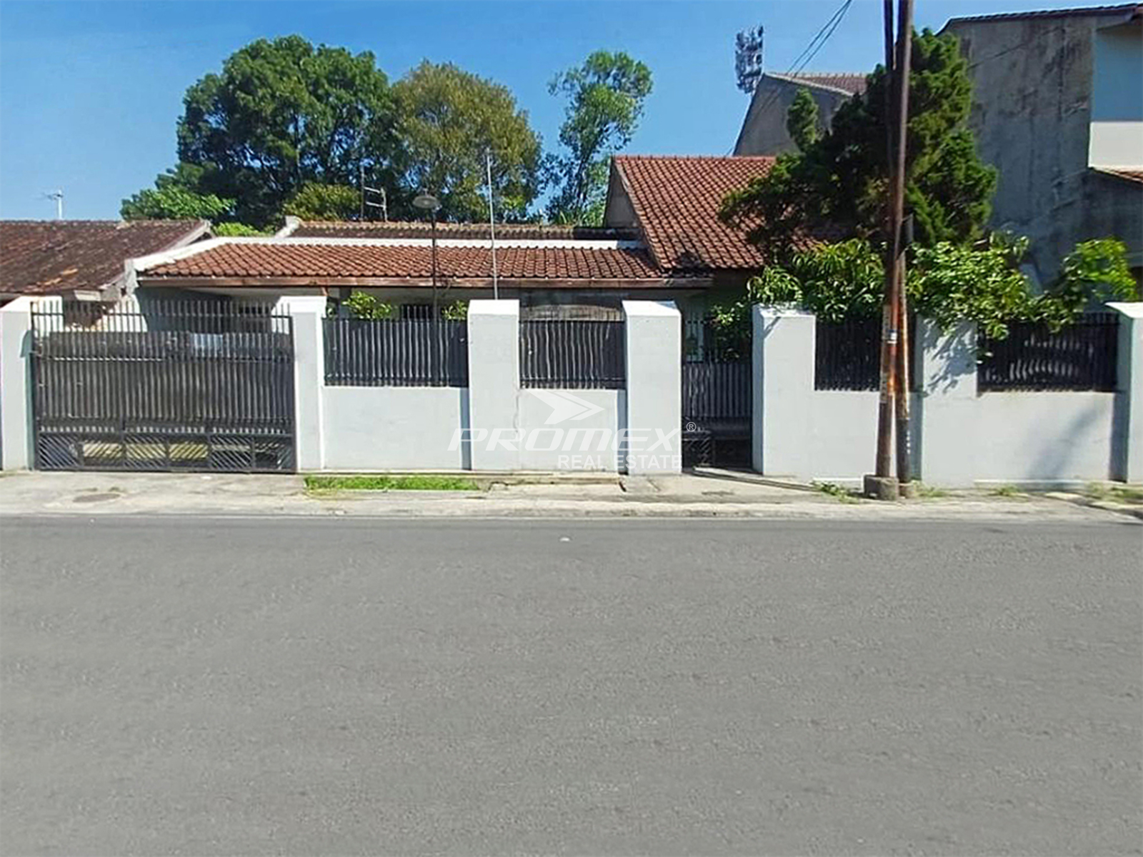 dijual-rumah-siap-huni-di-mangkubumen-solo