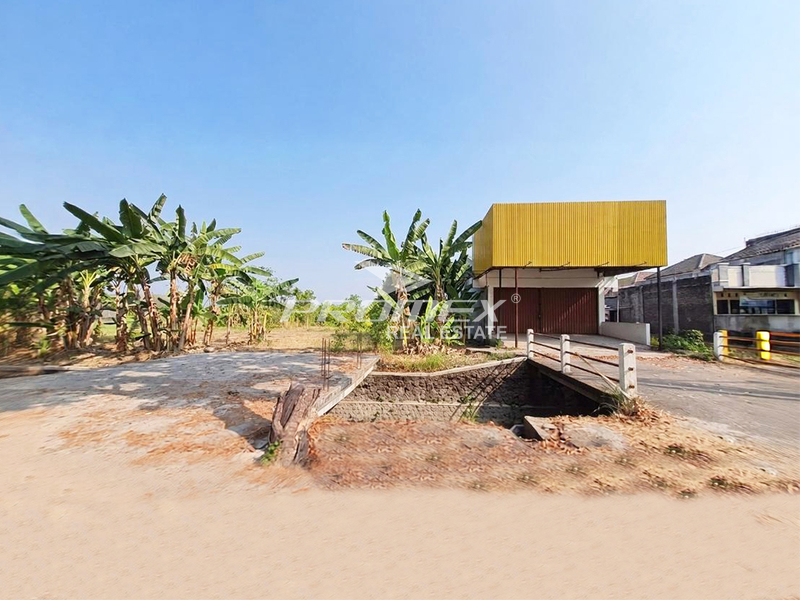 Disewakan Tanah Bonus Bangunan Toko di  Jl. Raya Solo-Klaten, Klaten