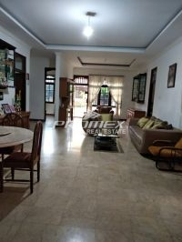 dijual-rumah-hook-kemang-pratama-1